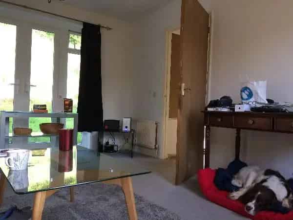 3 Bed Semi-Detached House Near Town Centre