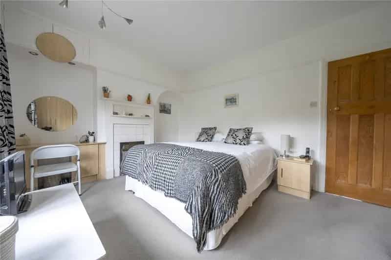 1920s Alwoodley Semi-Detached House - 3 Beds, 2 Reception Rooms, Large Garden