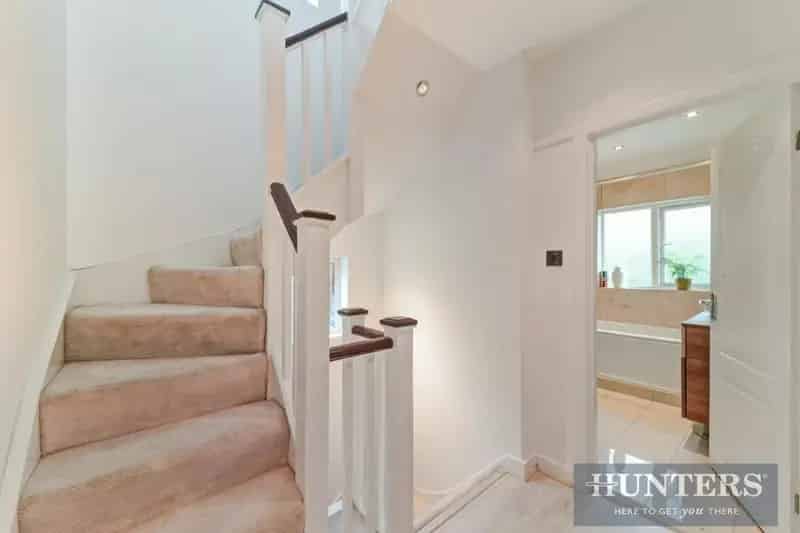 4 Bed Family Home Near Coombe Girls School