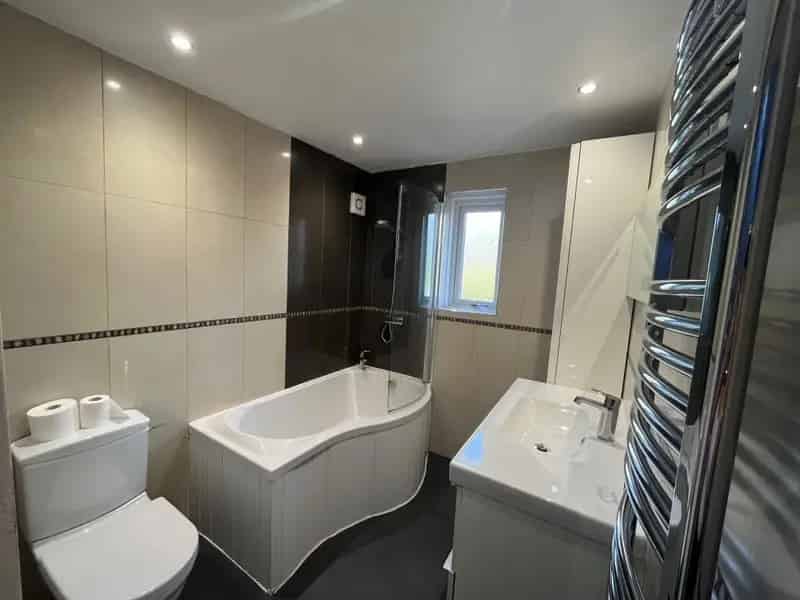 4 Bedroom Semi Detached House for Rent