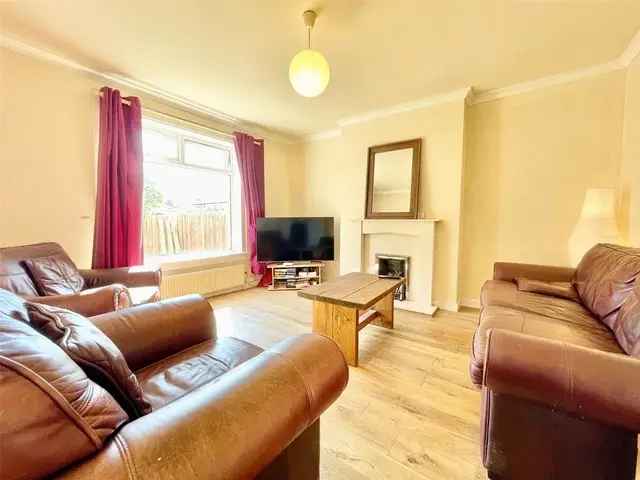 2 Bedroom Flat for Sale - Main Door, South Facing Garden