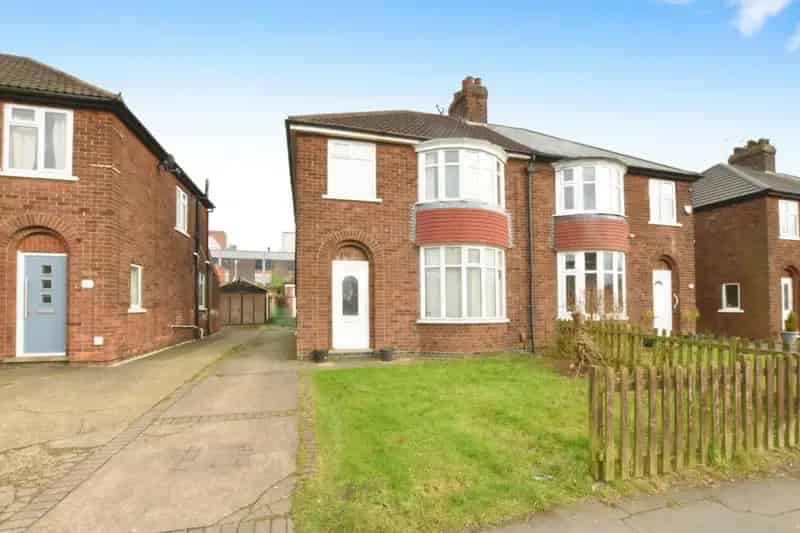 3 Bedroom House For Sale - Ideal First Time Buyer Home