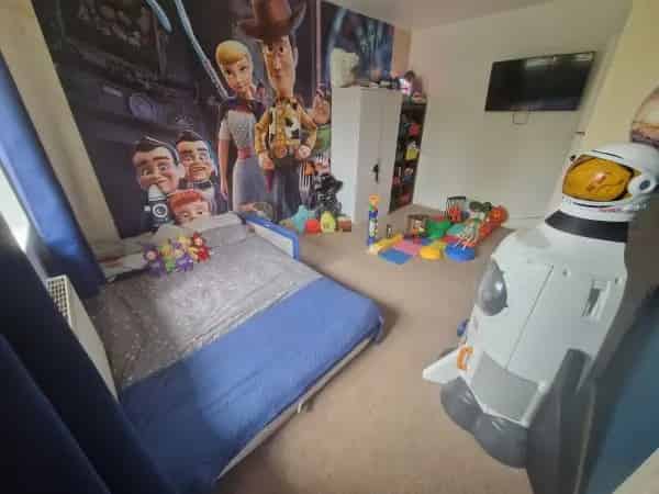 3 Bed House Bromsgrove Near Sons School
