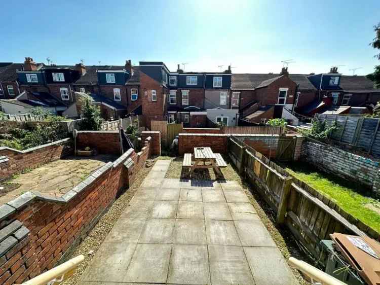 6 bedroom terraced house to rent