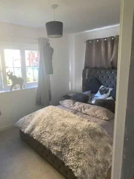 Flat For Rent in West Suffolk, England