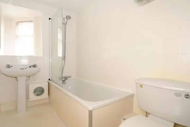 Muswell Hill First Floor Flat Large Living Space Good Sized Bedroom Modern Kitchen