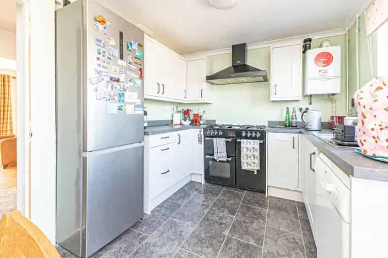 3 Bedroom Semi-Detached House For Sale Pitstone Buckinghamshire