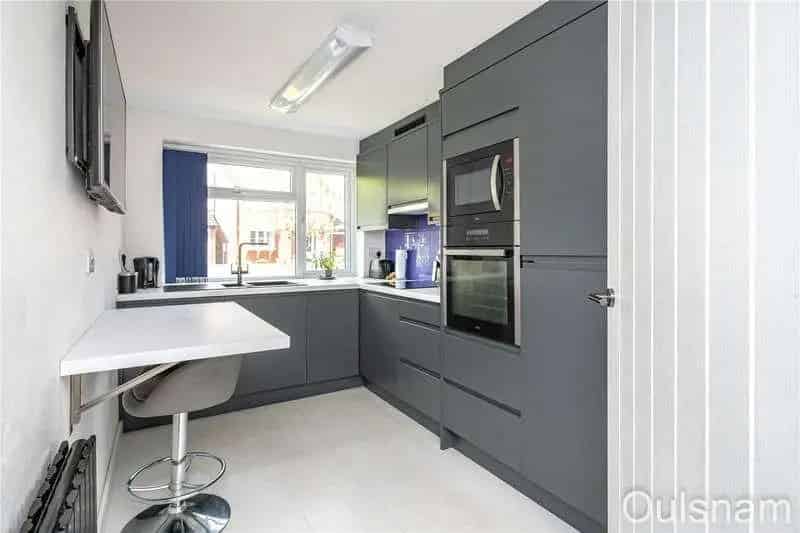 2 Bed Flat for Sale Near Schools and Amenities