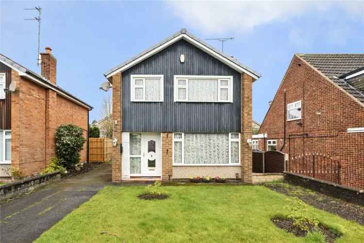 House For Sale in Leeds, England