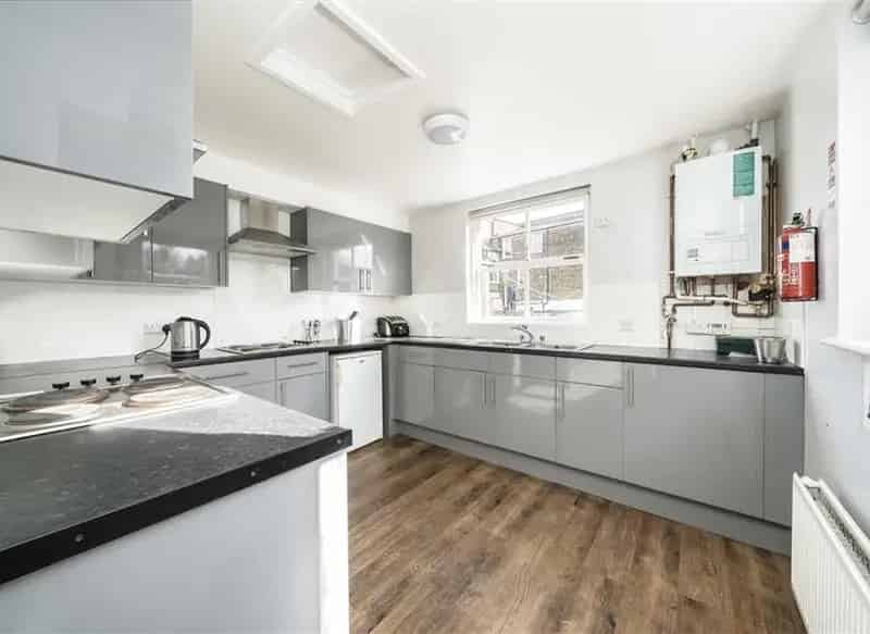 Victorian End Terrace House 1515 Sq Ft Large Garden Potential Extension