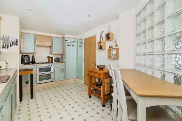 Two Bedroom Seafront Apartment Minehead Lift Serviced Parking
