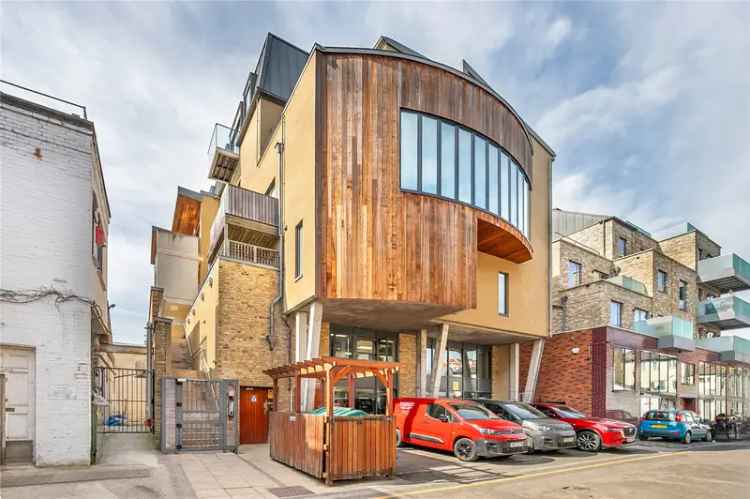 1 Bedroom Flat Near Queenstown Road Station London