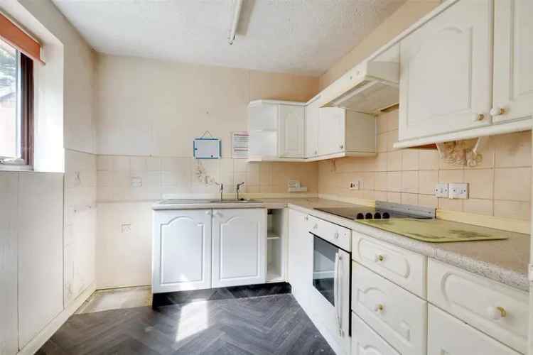 2 bedroom maisonette for sale