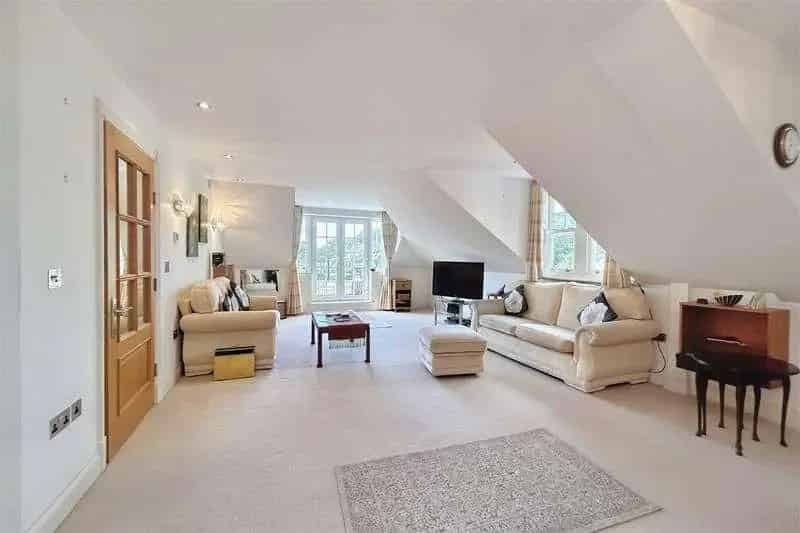 2 Bed Top Floor Flat for Sale Sea Views Gated Development