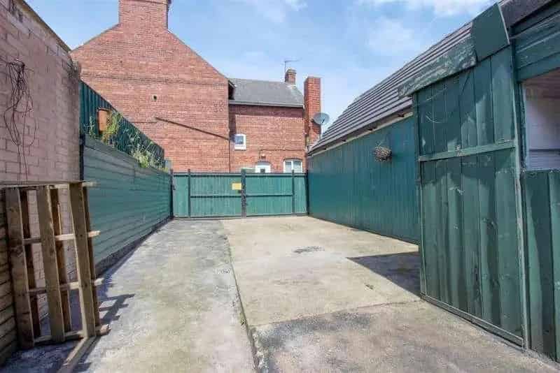 3 bed house for sale