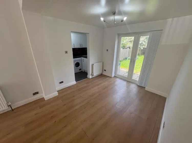 3 Bedroom Semi Detached House with Driveway and Garden Zero Deposit Available