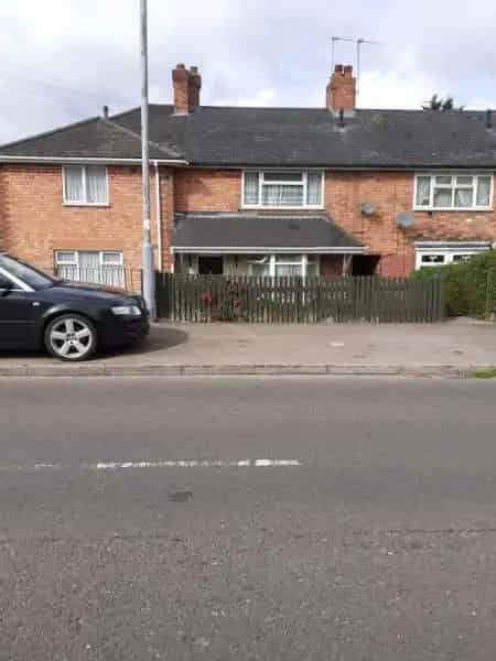 Mid Terraced House Near Schools and Shops