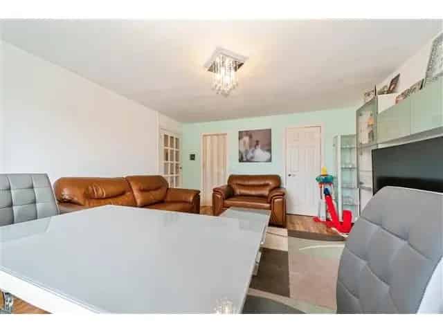 2 Bedroom Maisonette Flat for Sale
