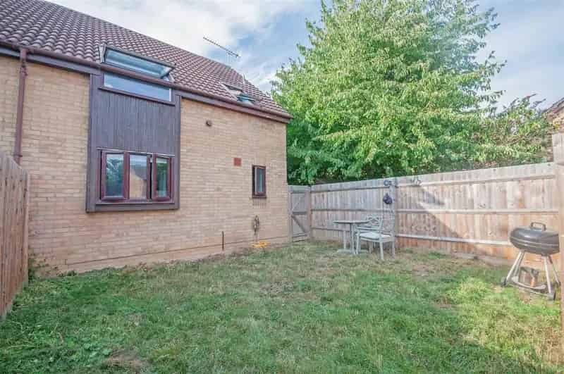 1 Bedroom End Terrace House For Sale