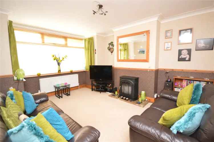 House For Sale in Leeds, England