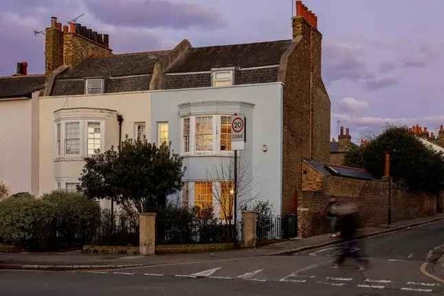 Grade II Listed 4-Bedroom House Greenwich Large Garden Private Drive