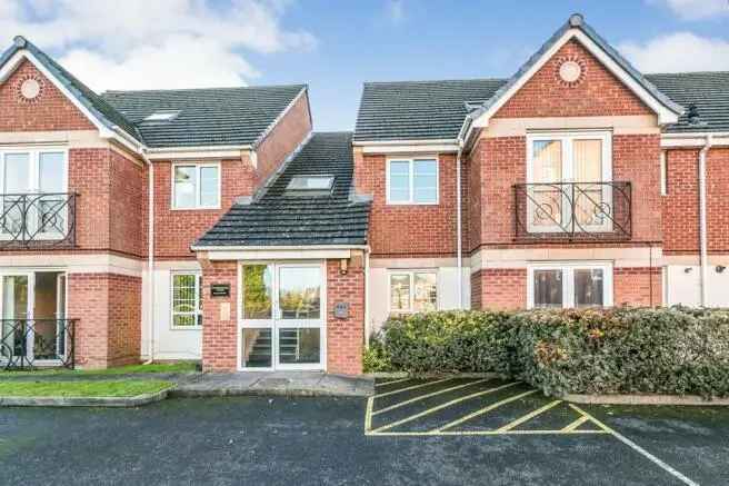 2 Bedroom Apartment Newly Refurbished