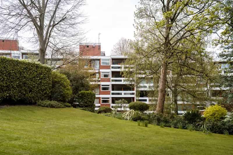 Southwood Park III Two-Bedroom Apartment Highgate Modern Living