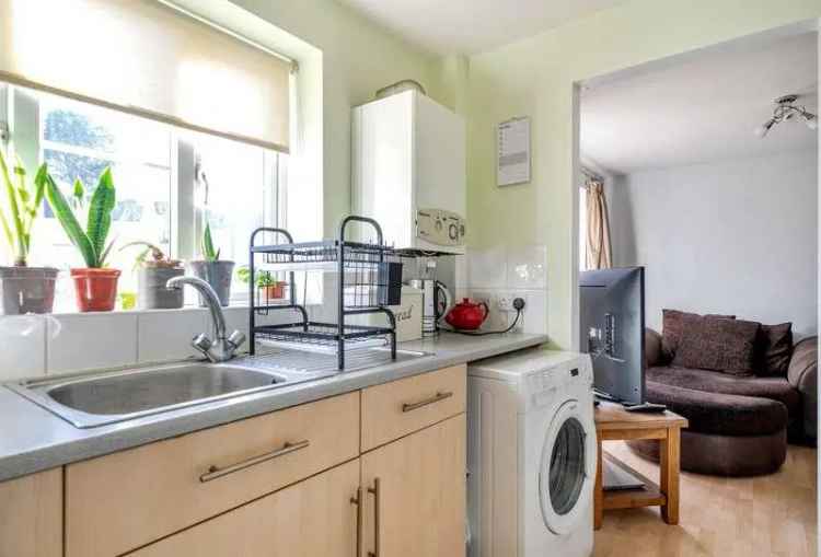 2 Bed Flat for Sale - Top Floor Apartment with Parking