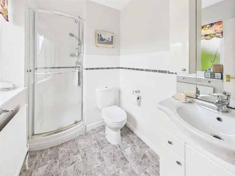 4 Bed Detached House for Sale in Shipton under Wychwood