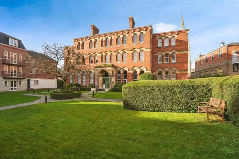 1 Bedroom Apartment for Sale in Cheltenham