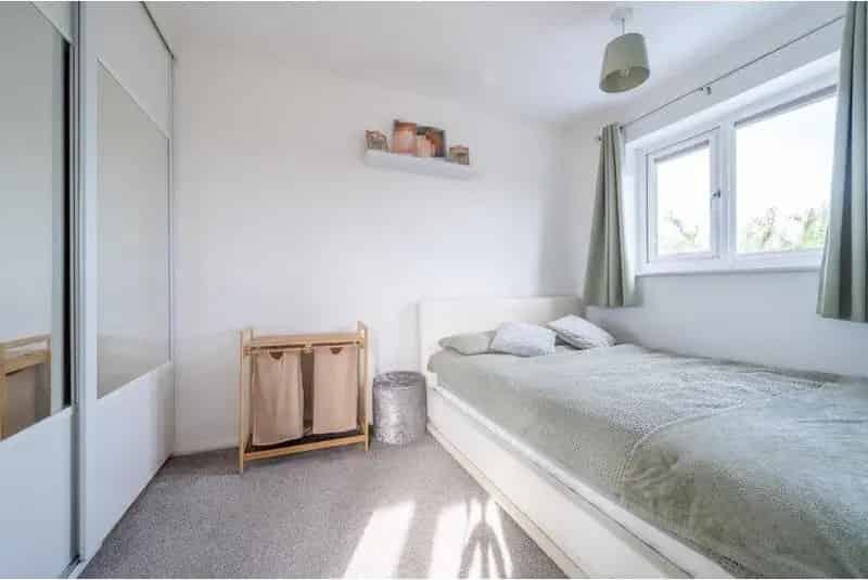 2 Bed House for Sale in Ludlow - Garage & Driveway
