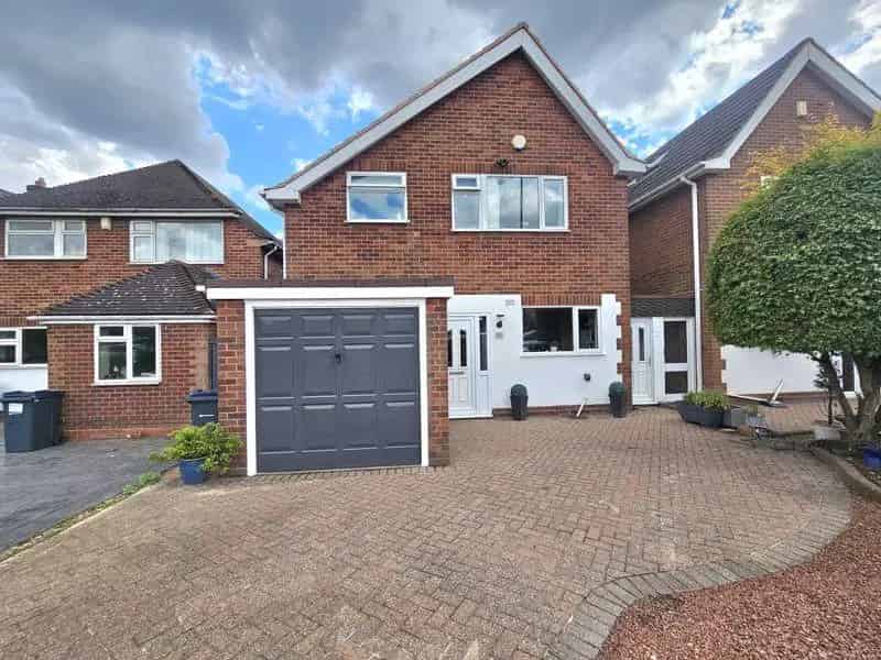 3 Bedroom Detached House For Sale