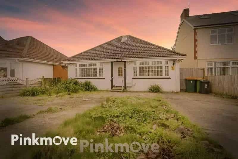 2 Bed Detached Bungalow For Sale