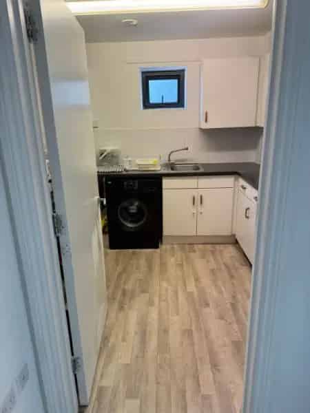 Large 2-Bedroom Flat with Private Garden