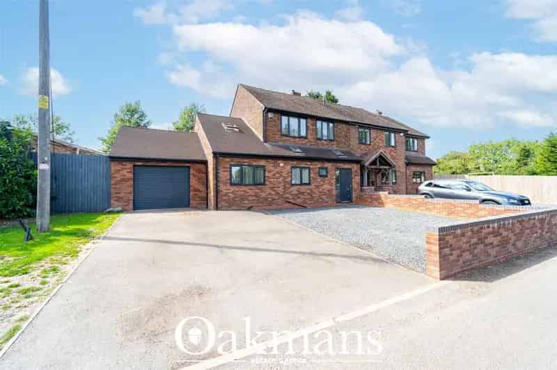 4 Bedroom Semi-Detached House For Sale