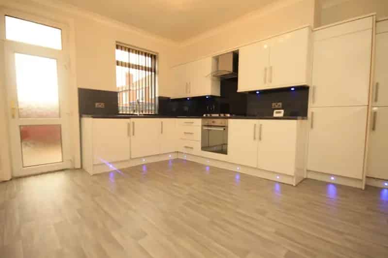 Three-Bedroom Mid Terrace House in Wombwell