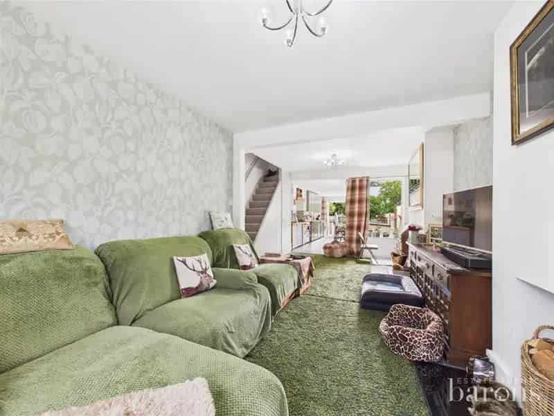 2 Bed Mid Terrace House for Sale Near Basingstoke Station