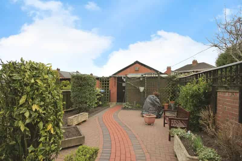 Extended Family Home Three Bedrooms Garage Coundon Court Whitmore Park Catchments