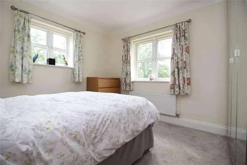 3 Bed Townhouse for Sale - Modern, Redecorated, 2 Parking Spaces