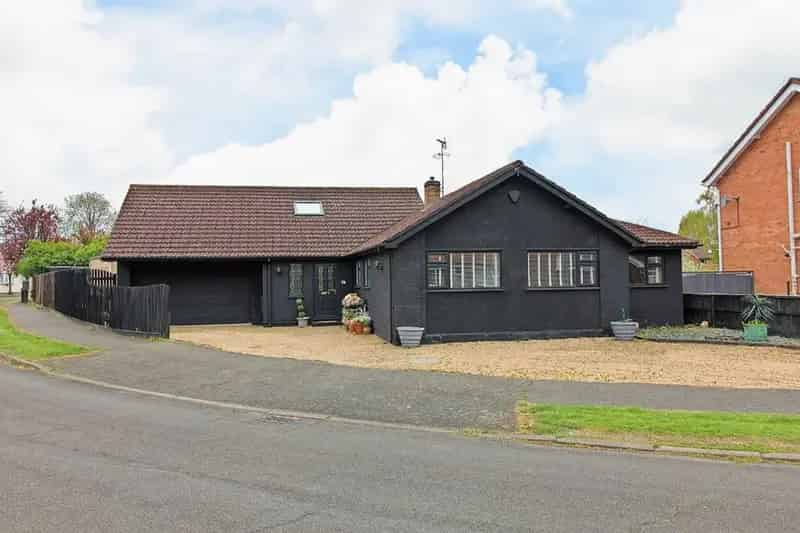 4 Bedroom Detached House to Rent