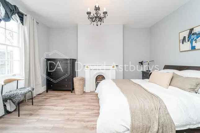 Town house to rent in Bingham Street, Islington, London N1