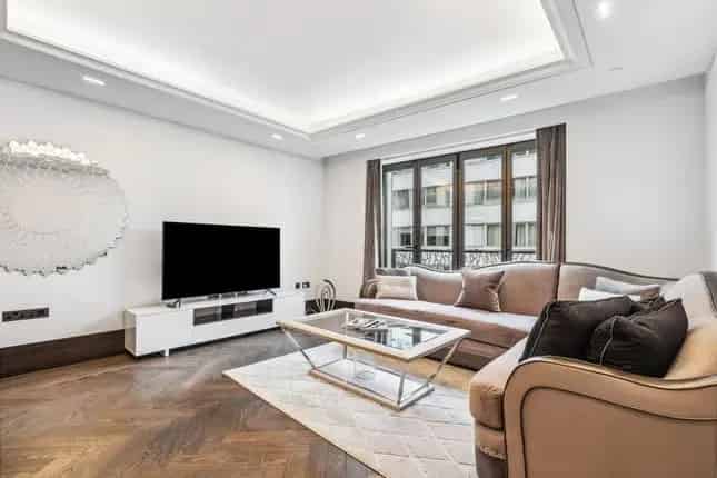 Luxury 1-Bedroom Flat for Sale in Clarges Mayfair London