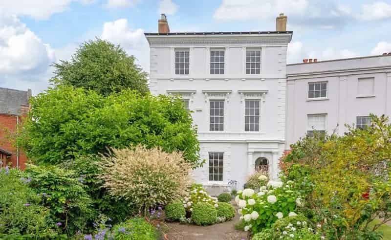 6 Bedroom Townhouse for Sale St Georges Square Worcester