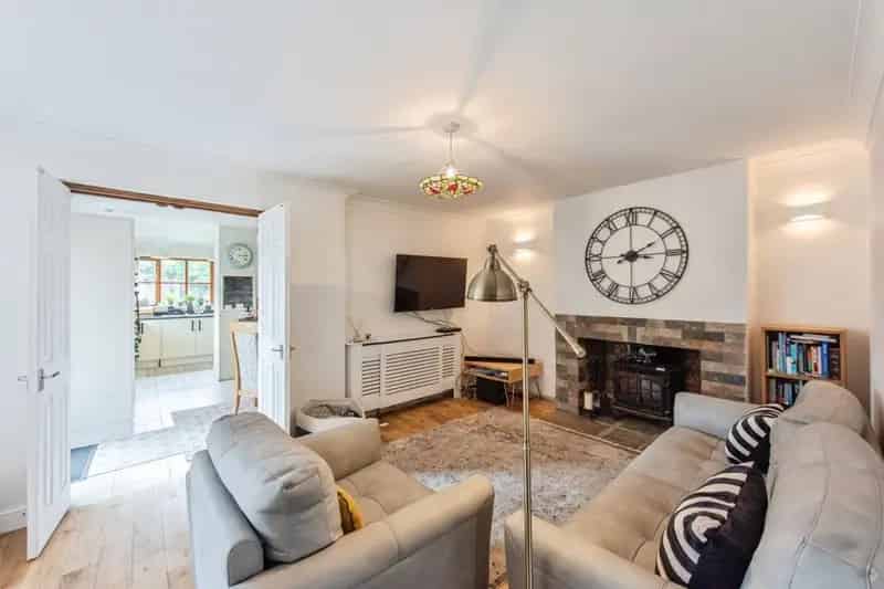 Spacious 4 Bed Semi-Detached House Worlington