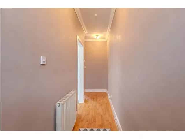 1 Bedroom Flat for Sale in Moodiesburn