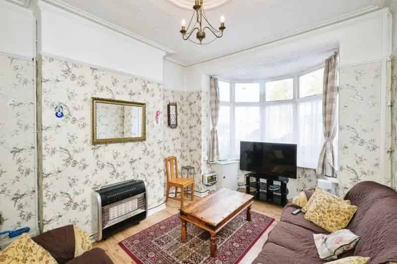 Four Bedroom Mid Terraced House with Driveway and Two Reception Rooms