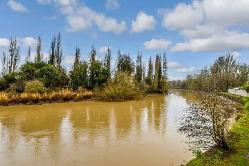 4 Bedroom Townhouse with River Views For Sale