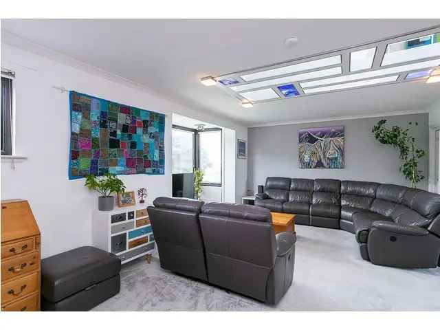 4 Bedroom Detached House for Sale in Musselburgh