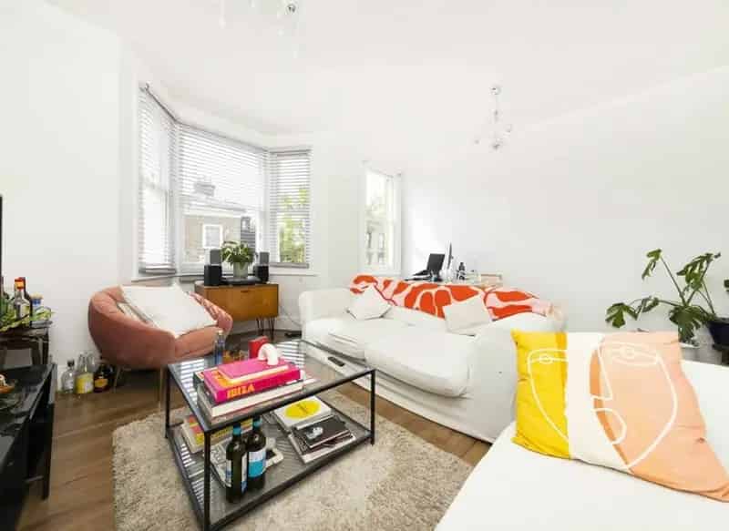 Four Double Bedroom House Near Well Street Common