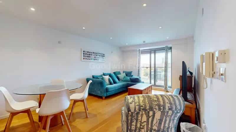 2 Bedroom Apartment Castlefield Manchester Canal Views Parking
